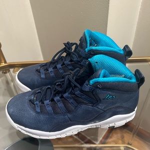 Jordan 10 X Retro Size 4.5 Y navy blue like new .very clean and not insoles